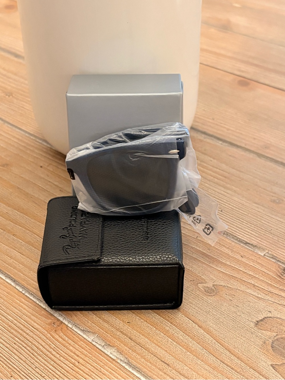 Ray-Ban Folding Wayfarer RB4105 Rubber Blue Grey Sunglasses – BRAND NEW - Picture 6 of 8